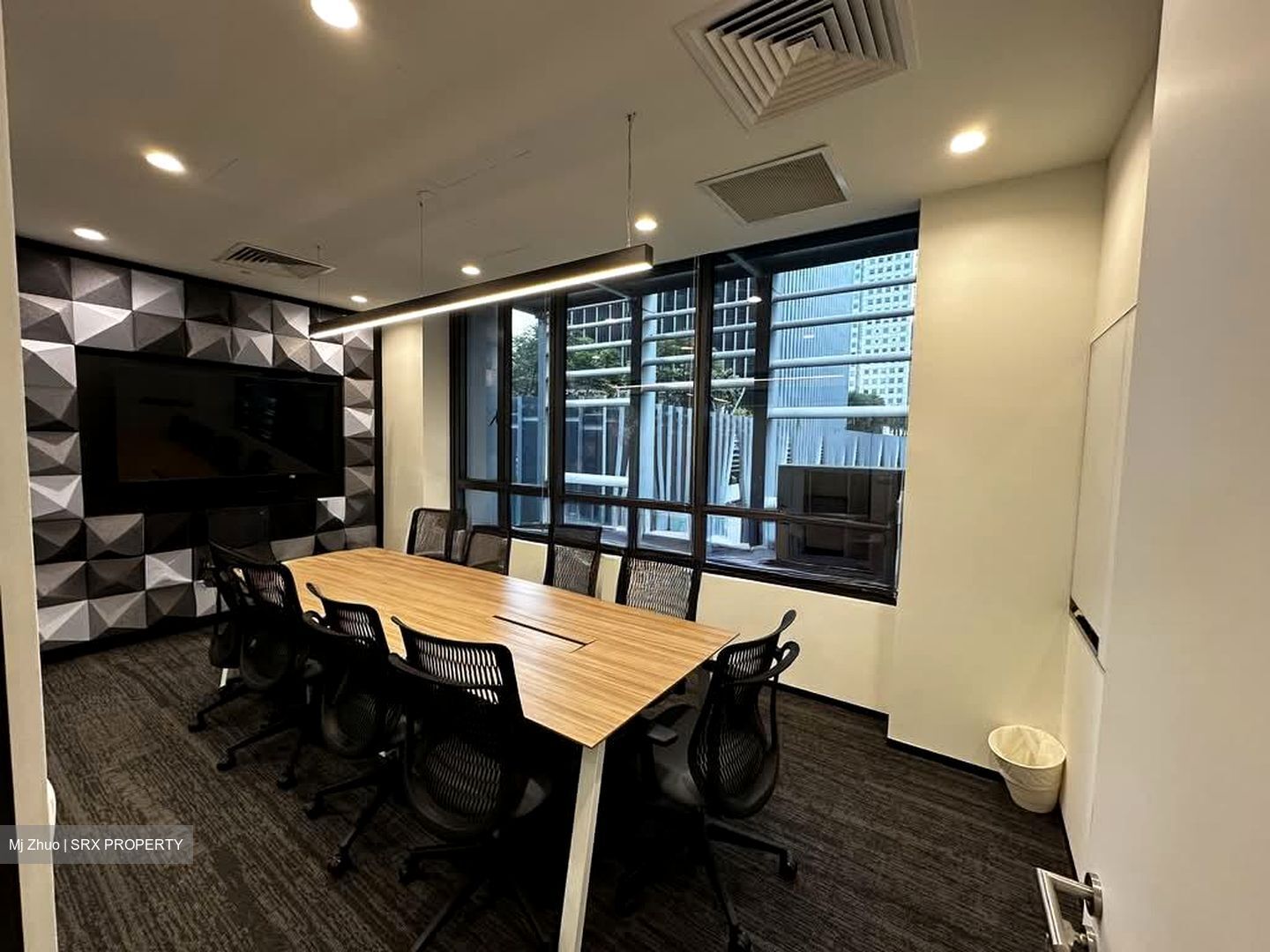 PLUS (D1), Office #556807341